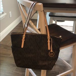 Micheal Kors medium size tote
